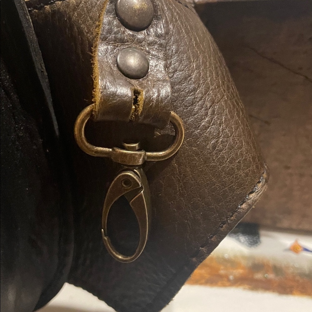 🌟🌟HOST PICK🌟🌟Absolutely Stunning Leather Handmade Belt Bag - Picture 4 of 12